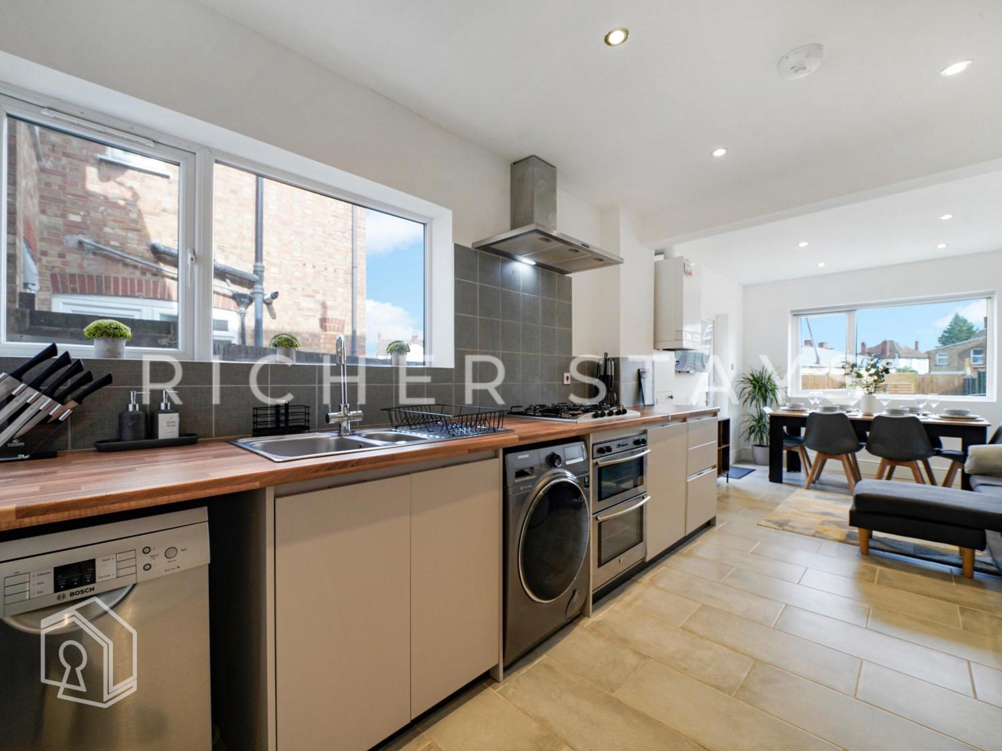 Watford Large 5Br Home - Contractors & Families Екстер'єр фото